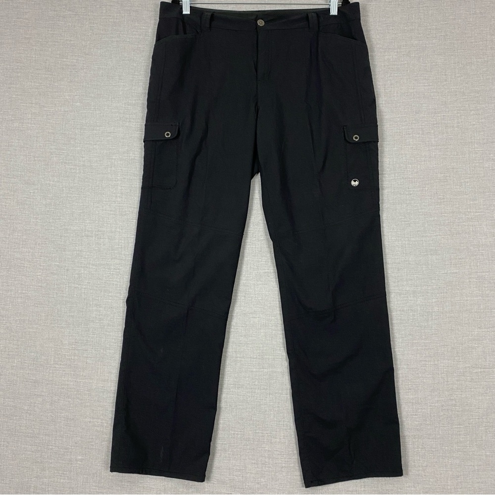 Wind River Black Outdoor Cargo Pants with Straight-Leg Fit